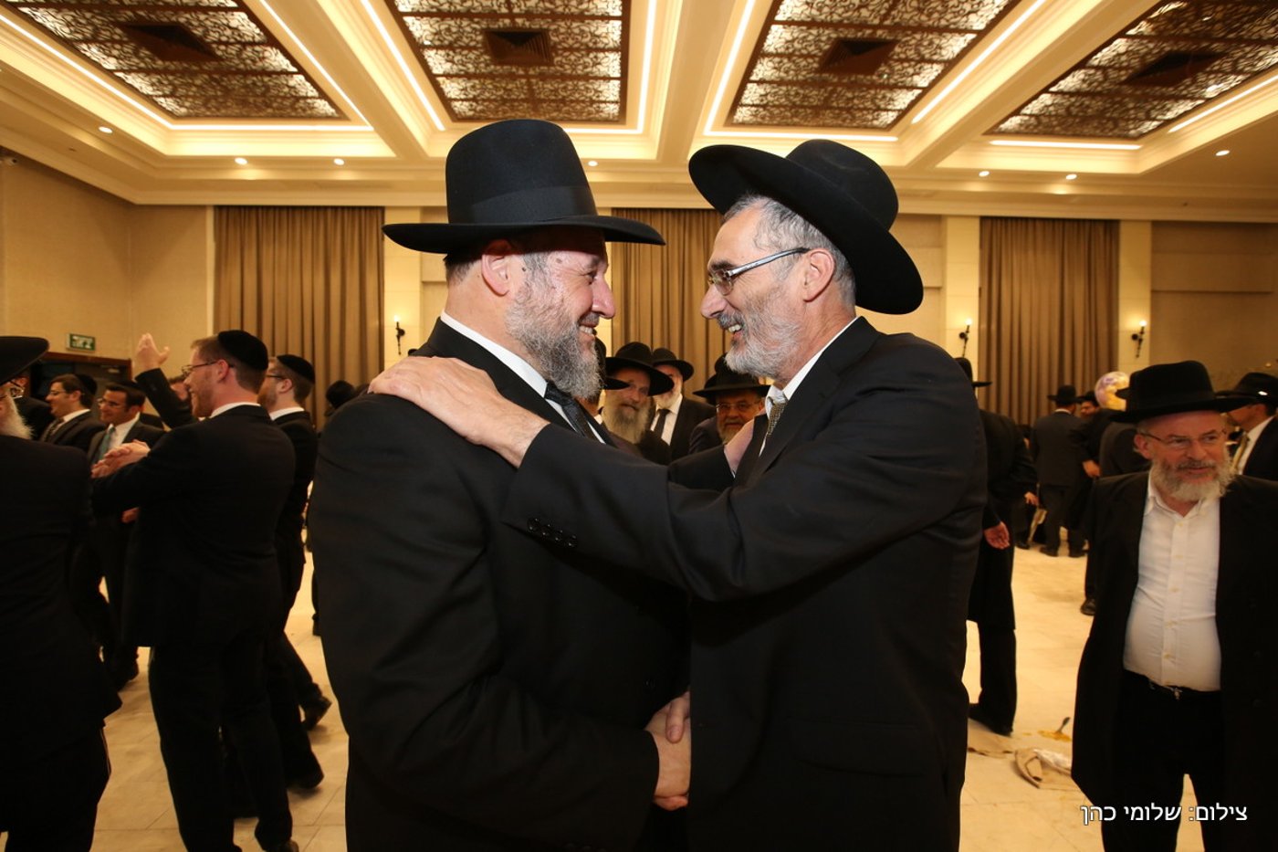 הרב אליעזר סורוצקין חיתן את בנו • צפו בגלריה