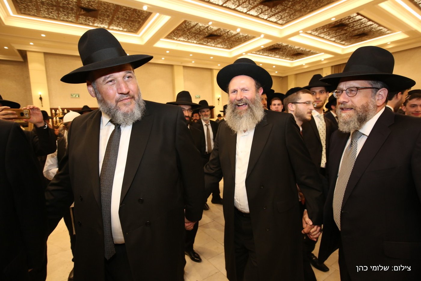 הרב אליעזר סורוצקין חיתן את בנו • צפו בגלריה