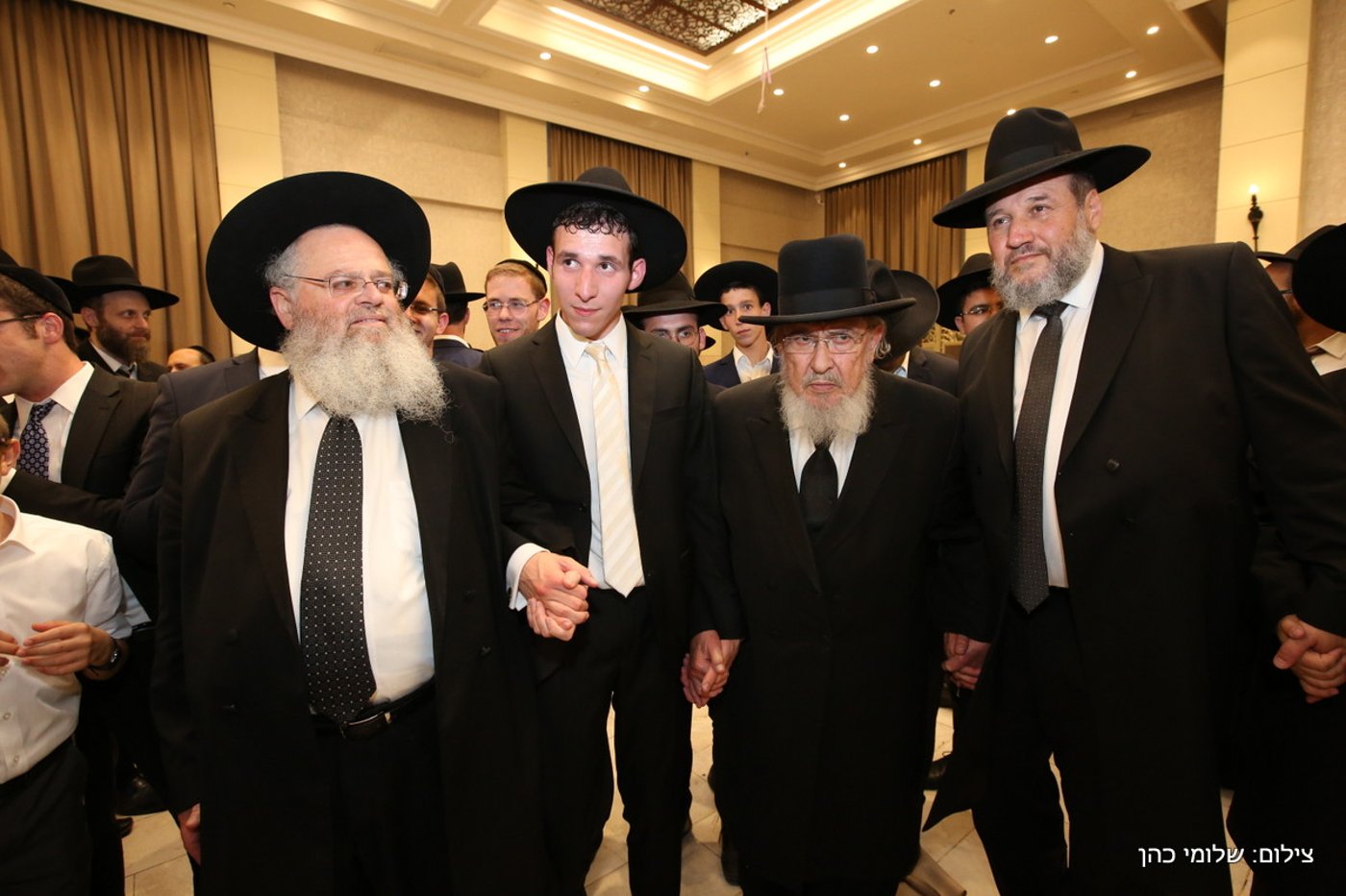הרב אליעזר סורוצקין חיתן את בנו • צפו בגלריה