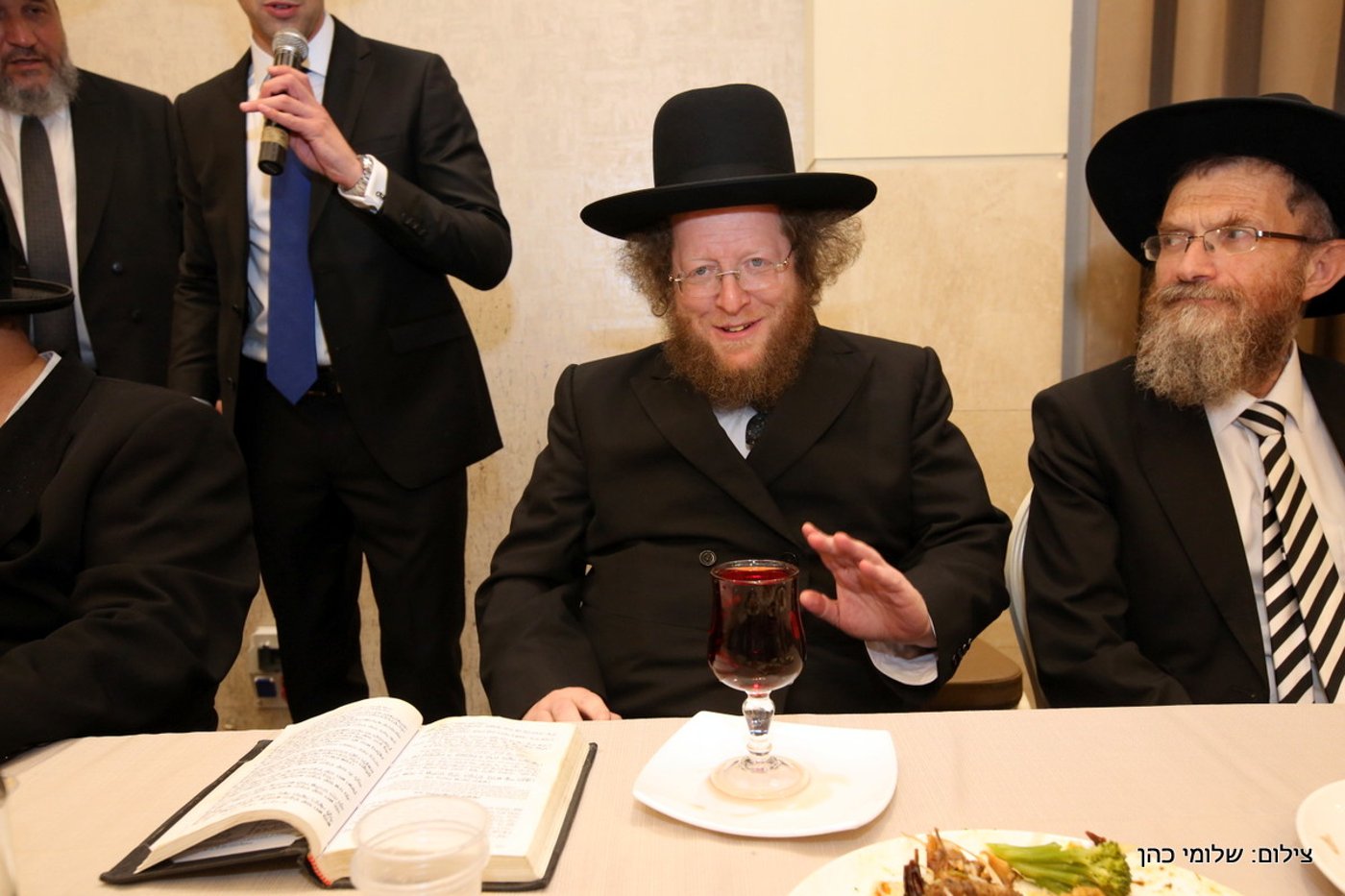 הרב אליעזר סורוצקין חיתן את בנו • צפו בגלריה
