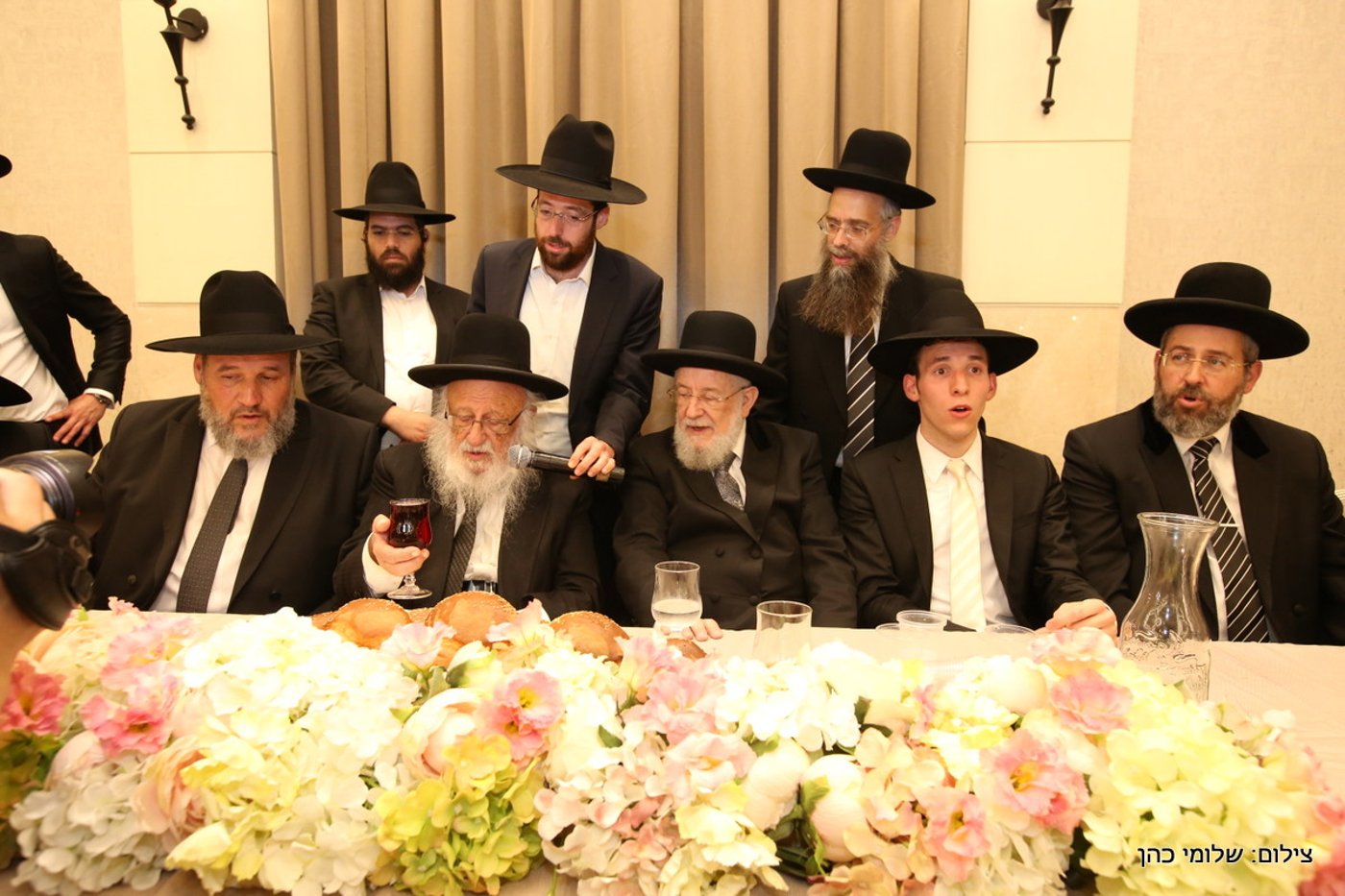 הרב אליעזר סורוצקין חיתן את בנו • צפו בגלריה