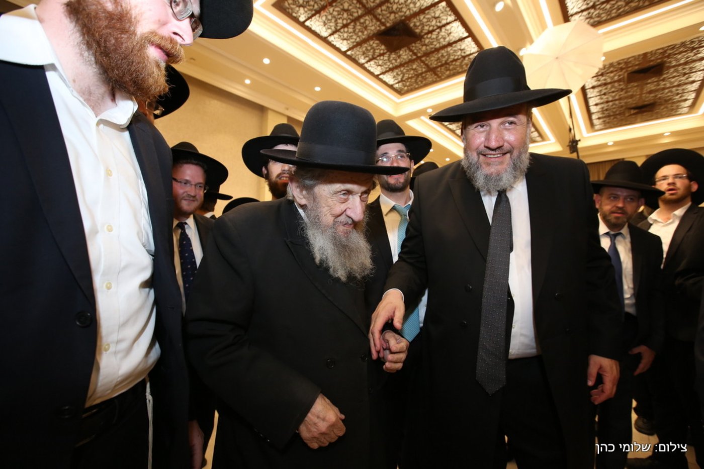 הרב אליעזר סורוצקין חיתן את בנו • צפו בגלריה