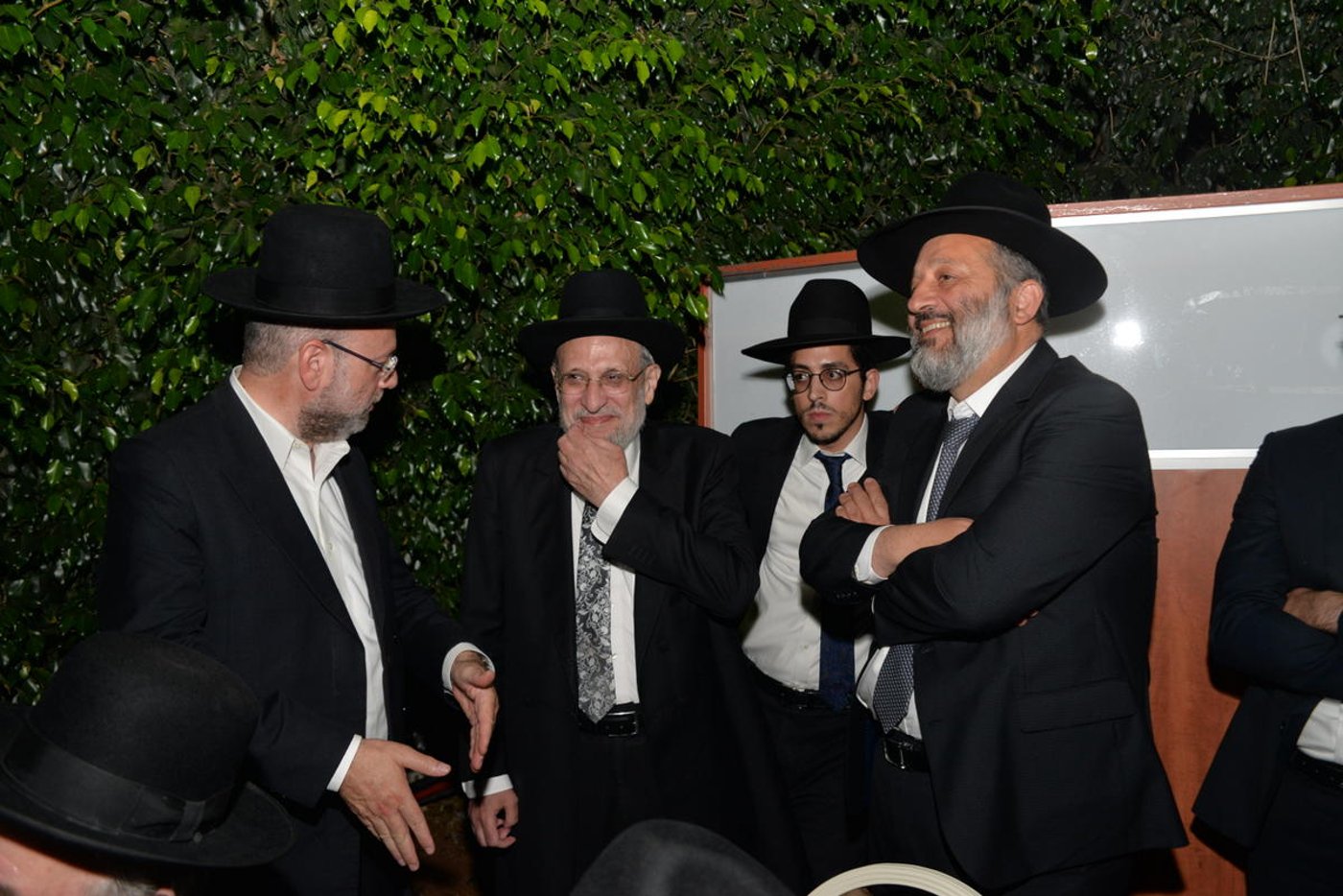 הרב אליעזר סורוצקין חיתן את בנו • צפו בגלריה