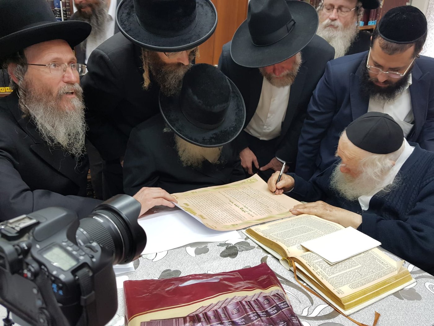 רבה של בית חלקיה הוכתר בבית הגדולים