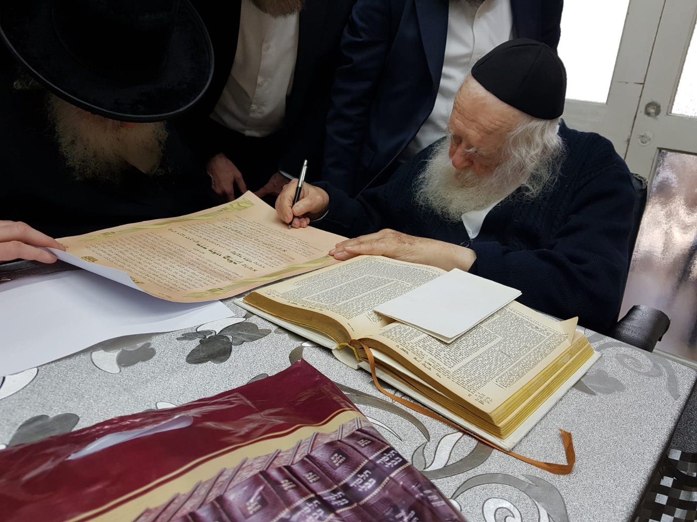 רבה של בית חלקיה הוכתר בבית הגדולים