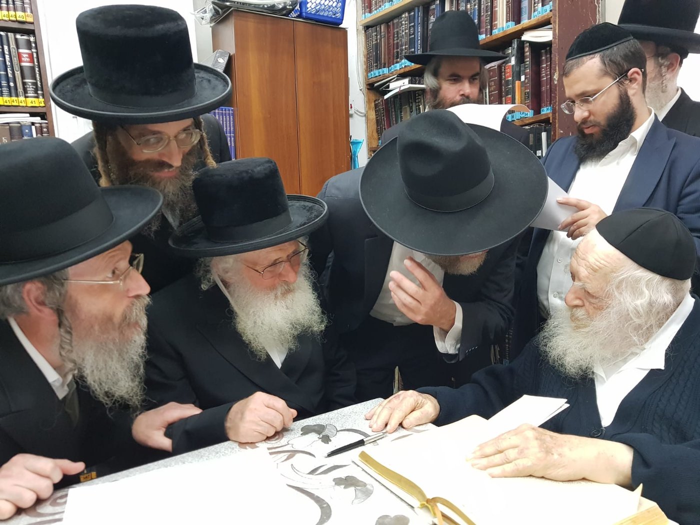 רבה של בית חלקיה הוכתר בבית הגדולים