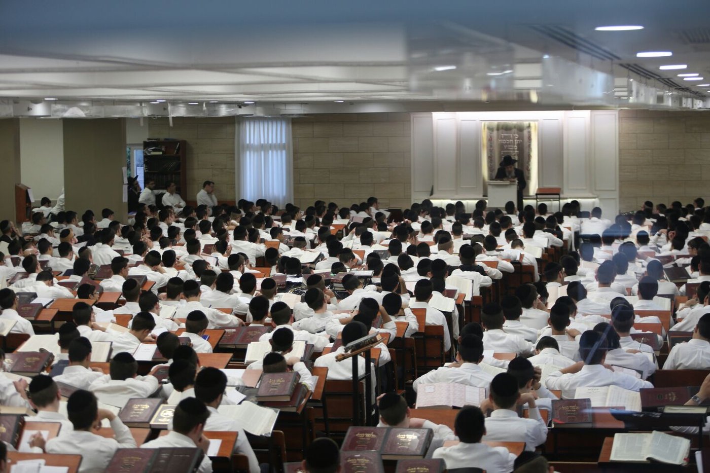 תיעוד: הגר"ד לנדו חיזק את תלמידי הישיבה