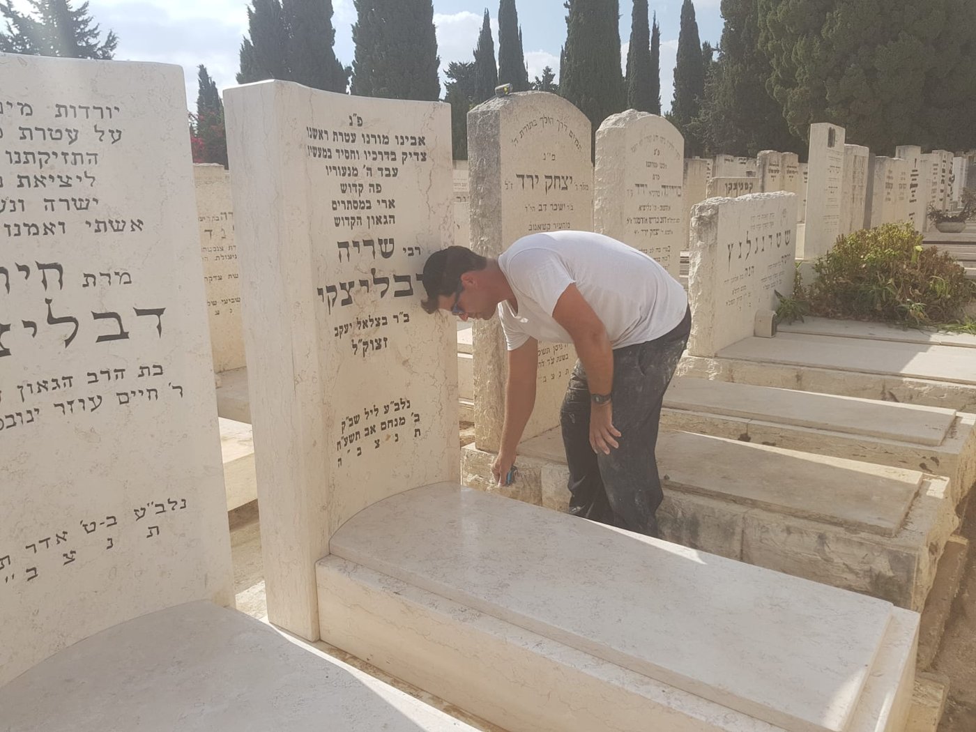 המצבה על קברו של המקובל מבני ברק • צפו