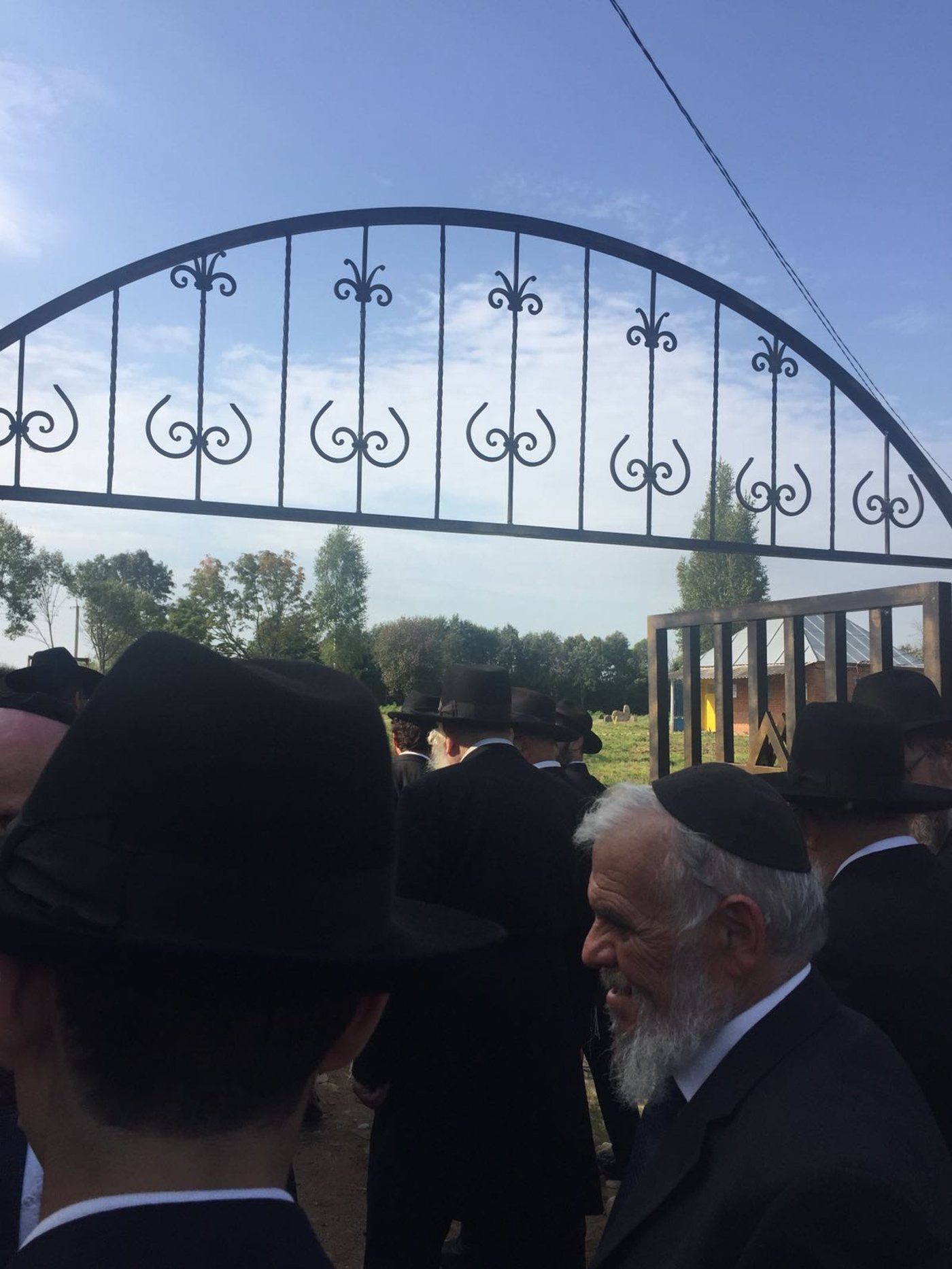 בכירי מחוז העיירה ליובאוויטש באו לחזק בחגיגה החב"דית