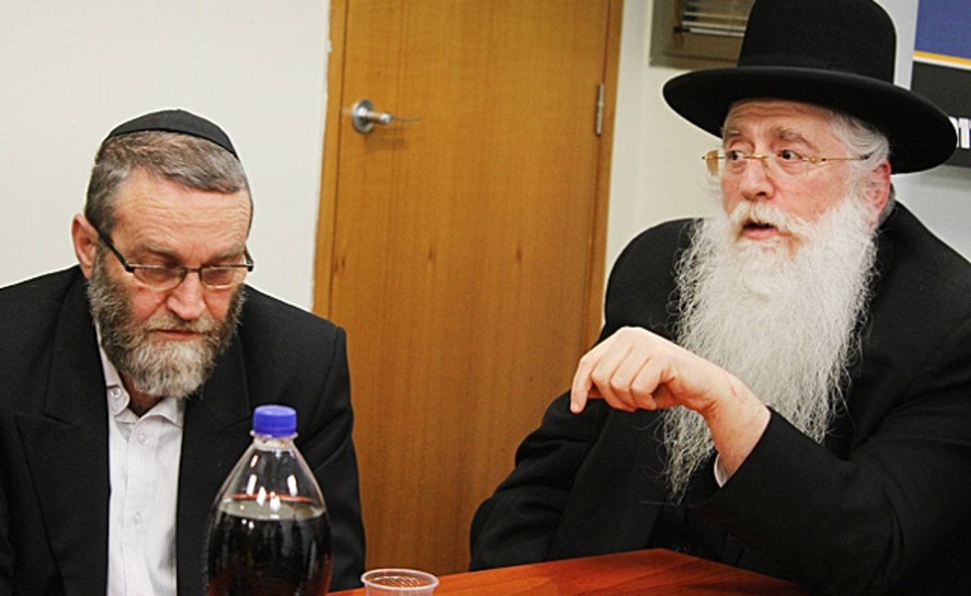 פרוש וגפני. ארכיון