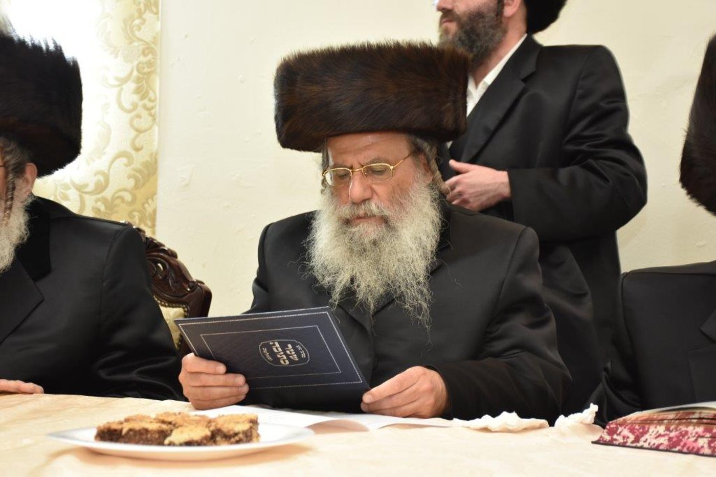 שמחת החתונה בחצרות ערלוי - קומרנא. צפו