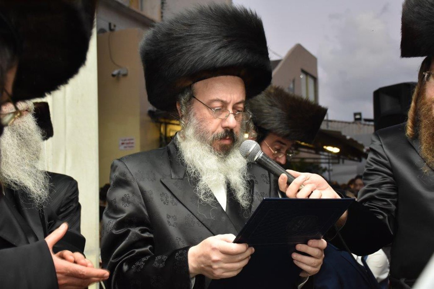 שמחת החתונה בחצרות ערלוי - קומרנא. צפו