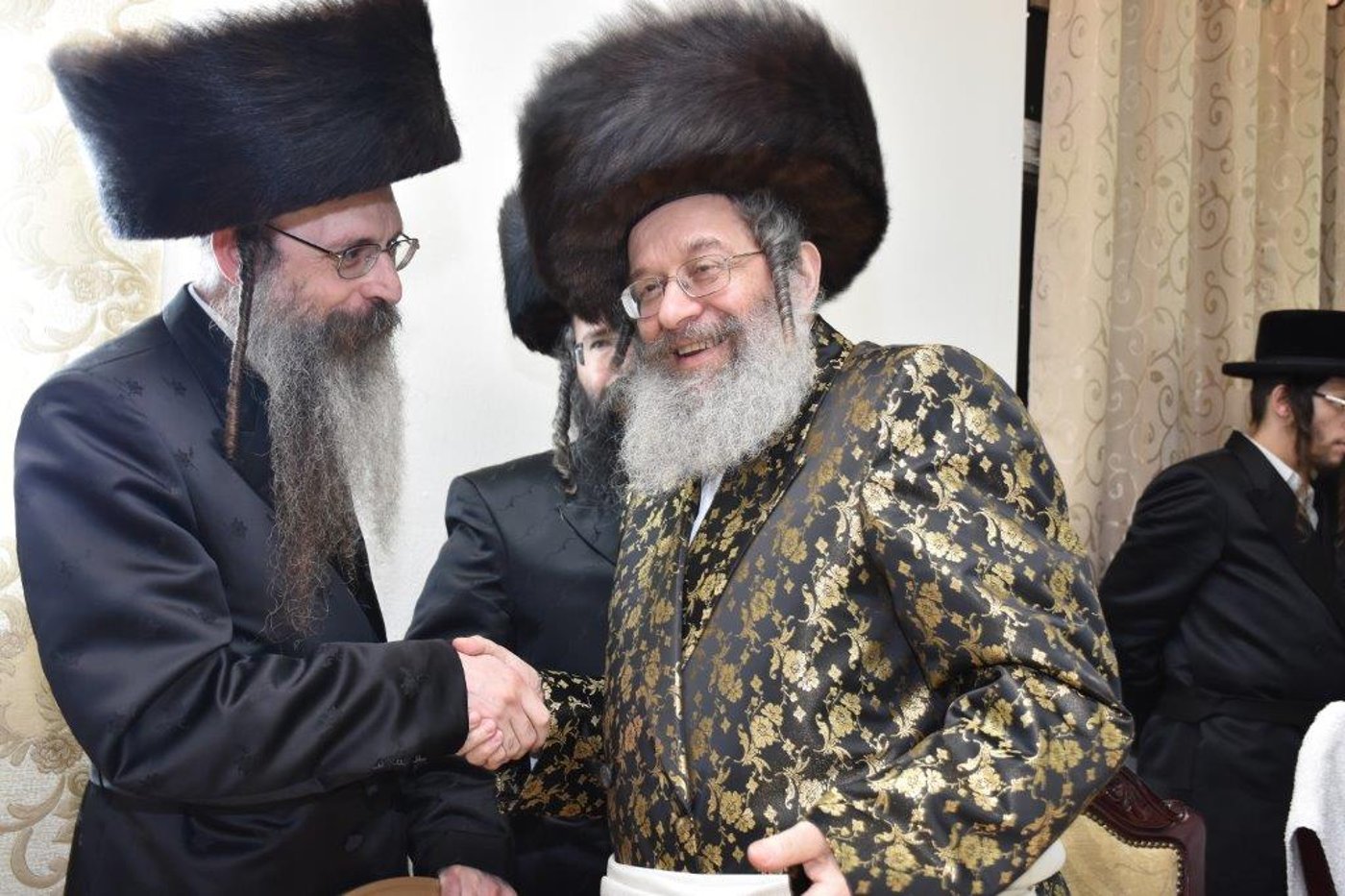 שמחת החתונה בחצרות ערלוי - קומרנא. צפו