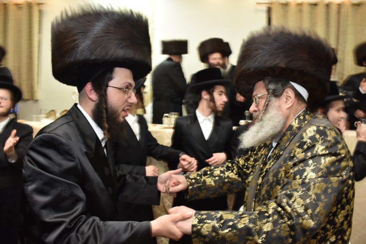 שמחת החתונה בחצרות ערלוי - קומרנא. צפו
