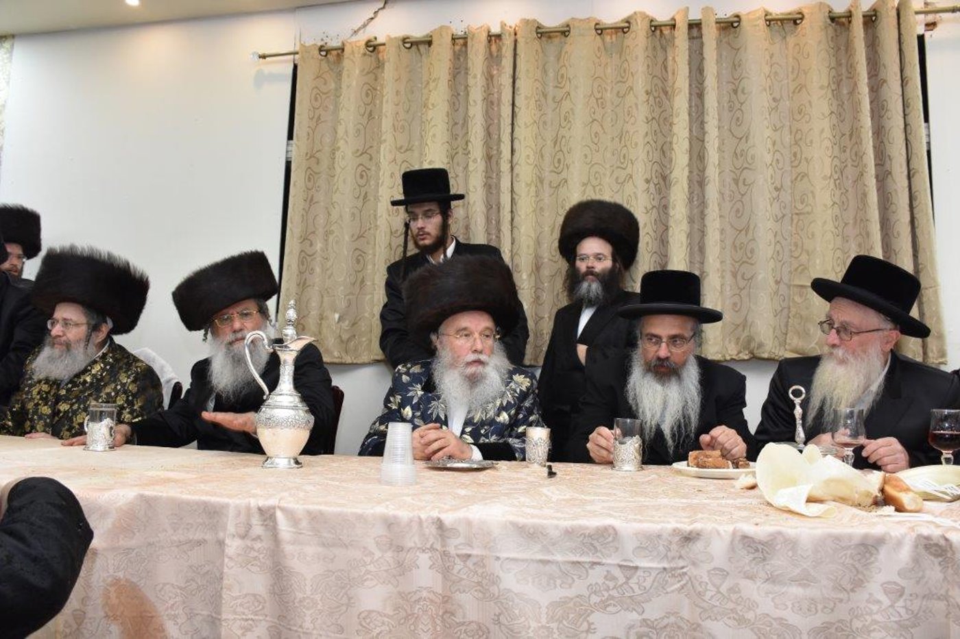 שמחת החתונה בחצרות ערלוי - קומרנא. צפו