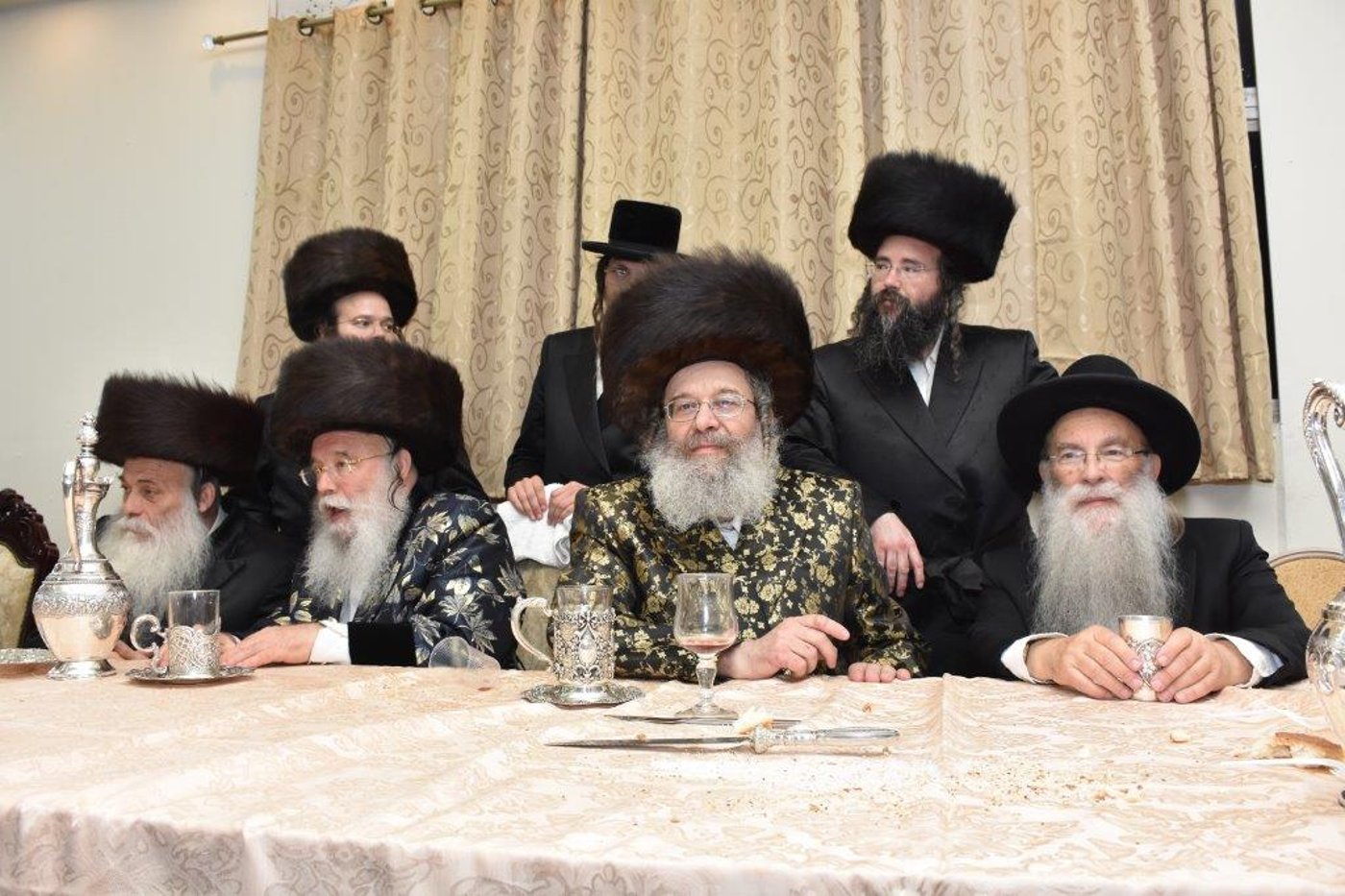 שמחת החתונה בחצרות ערלוי - קומרנא. צפו