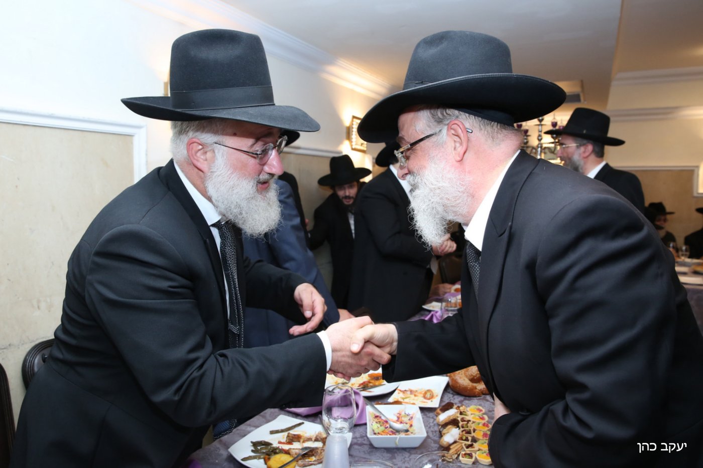 בת ר"י אור ברוך ובן ר"י אש התלמוד התארסו • גלריה