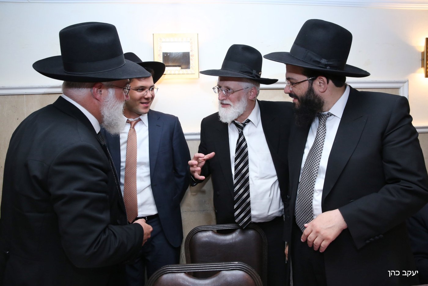בת ר"י אור ברוך ובן ר"י אש התלמוד התארסו • גלריה