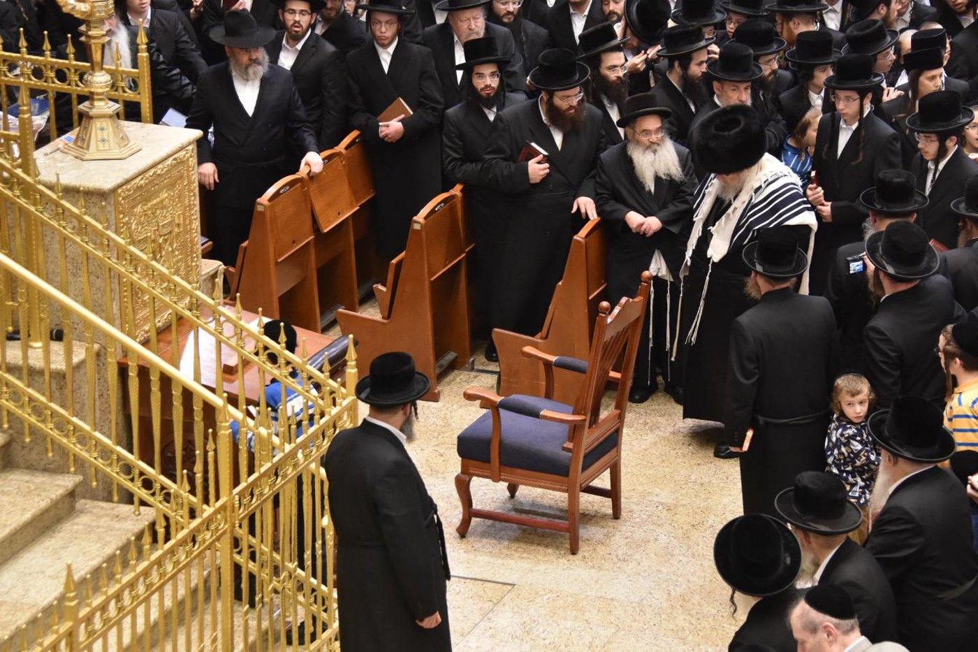 א' דסליחות בחצר הקודש בעלזא • תיעוד