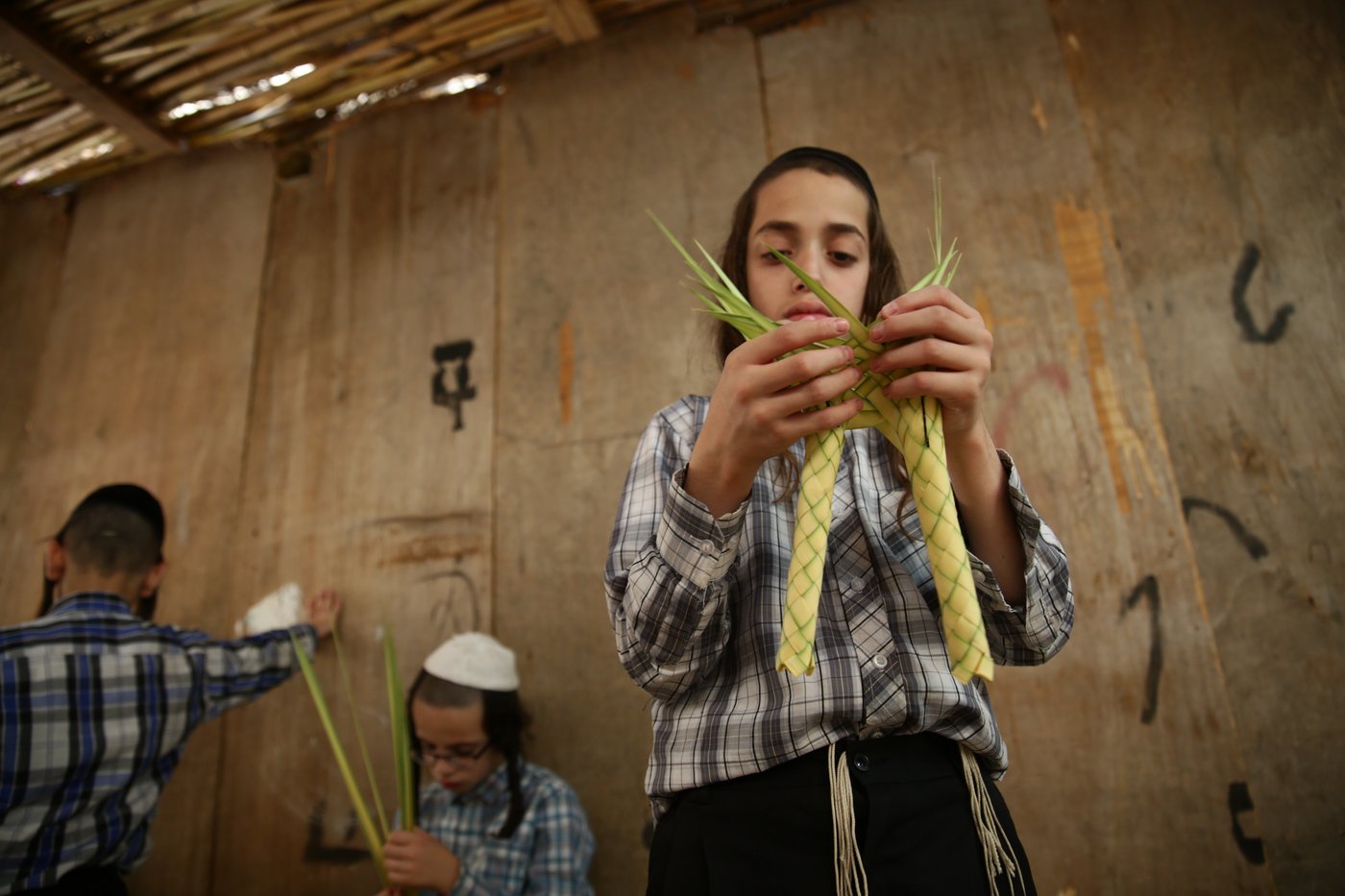 צפו בילדים הירושלמים מייצרים 'קוישיקלאך'