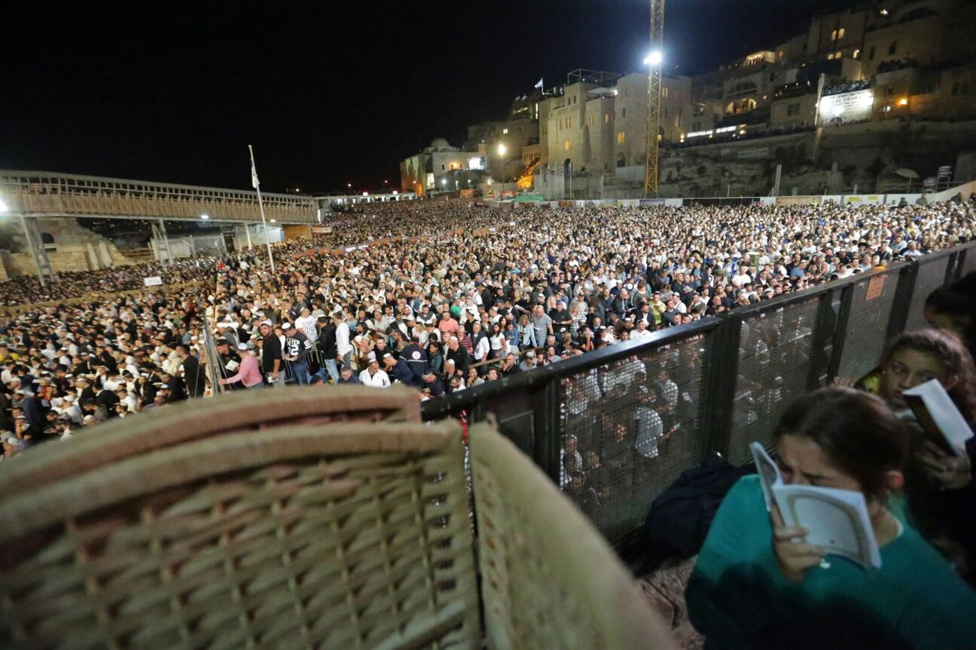 שעות לפני היום הקדוש בשנה: רבבות ביקשו סליחה בכותל