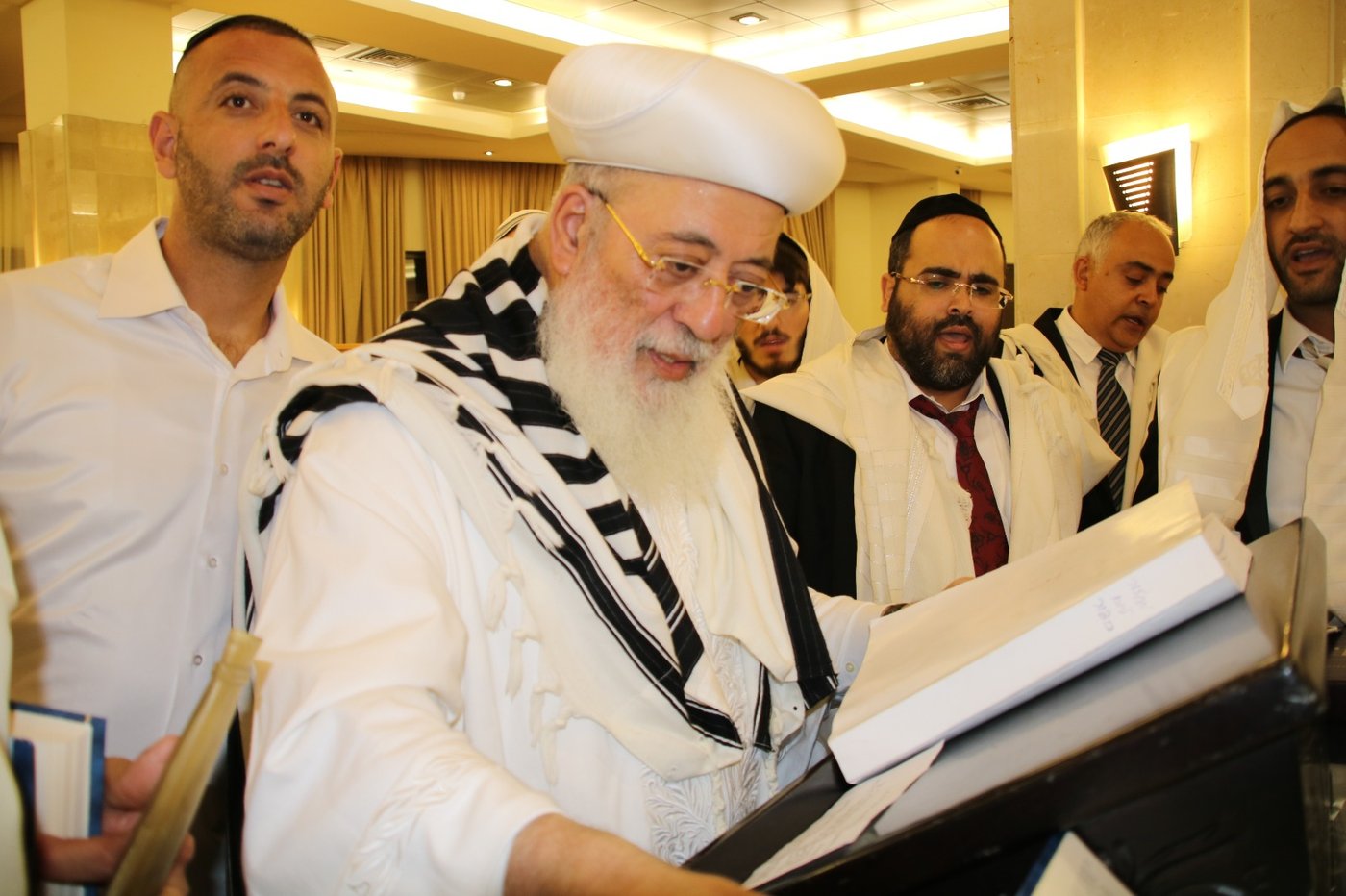 יום הכיפורים במעונו של הראשון לציון הגר"ש עמאר