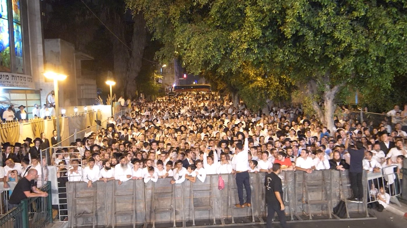 50 אלף איש בשמחה הגדולה בישראל בחצר מישקולץ בפתח תקוה