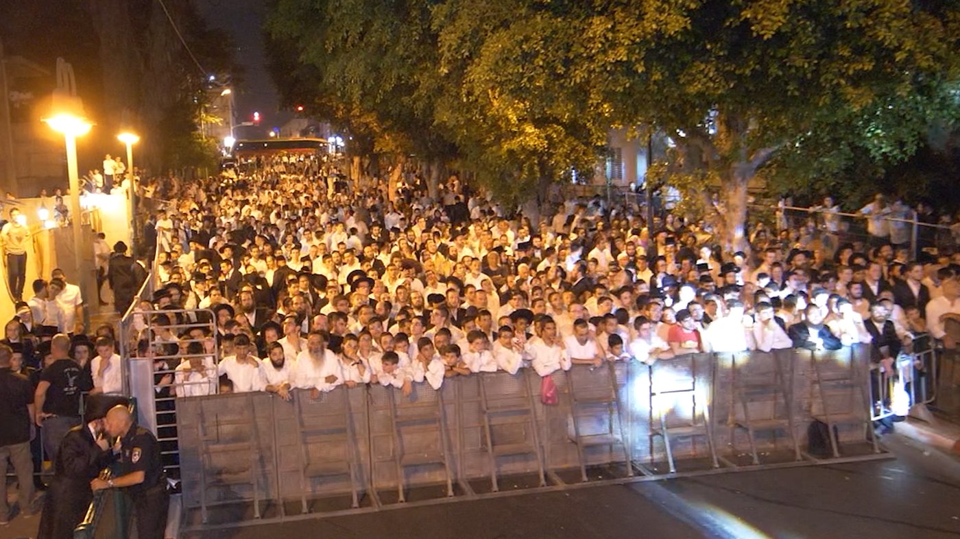 50 אלף איש בשמחה הגדולה בישראל בחצר מישקולץ בפתח תקוה