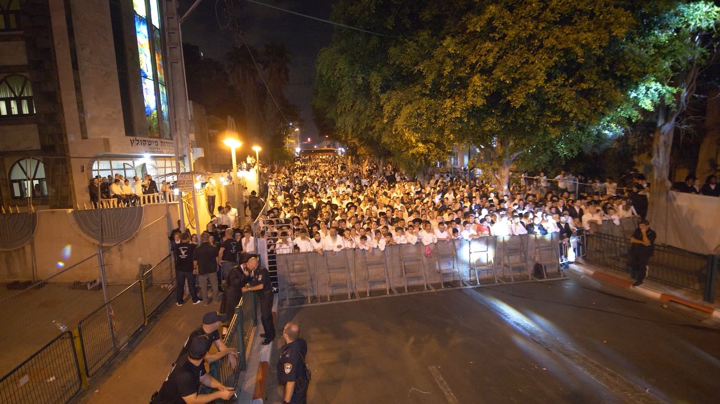 50 אלף איש בשמחה הגדולה בישראל בחצר מישקולץ בפתח תקוה