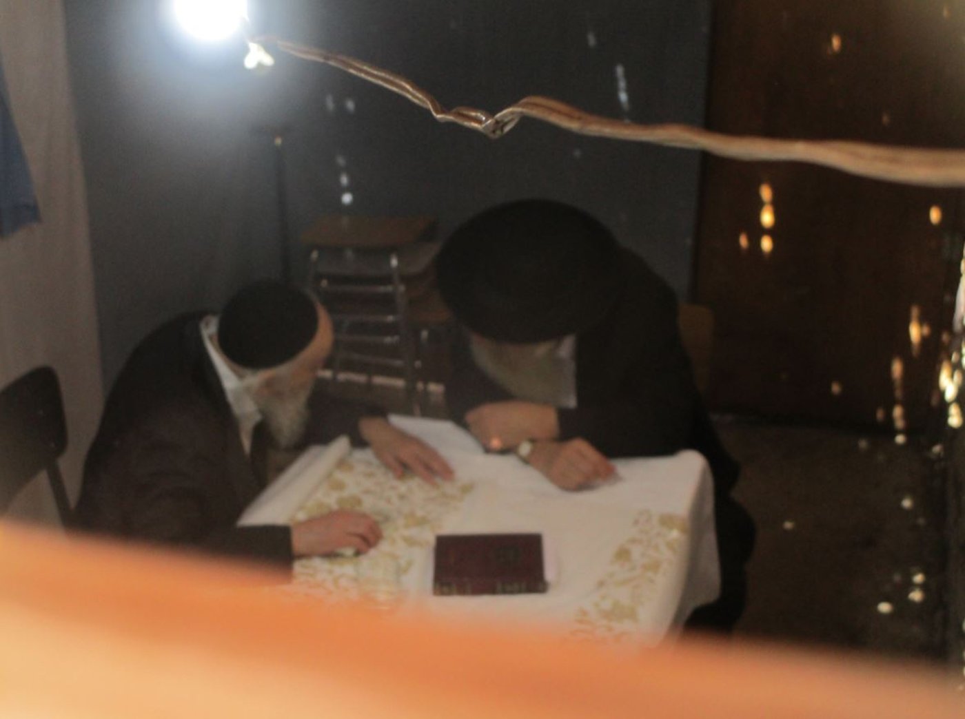 ביקור הגרב"ש דויטש אצל הגרמ"ד סולובייצ'יק - תועד מהחלון