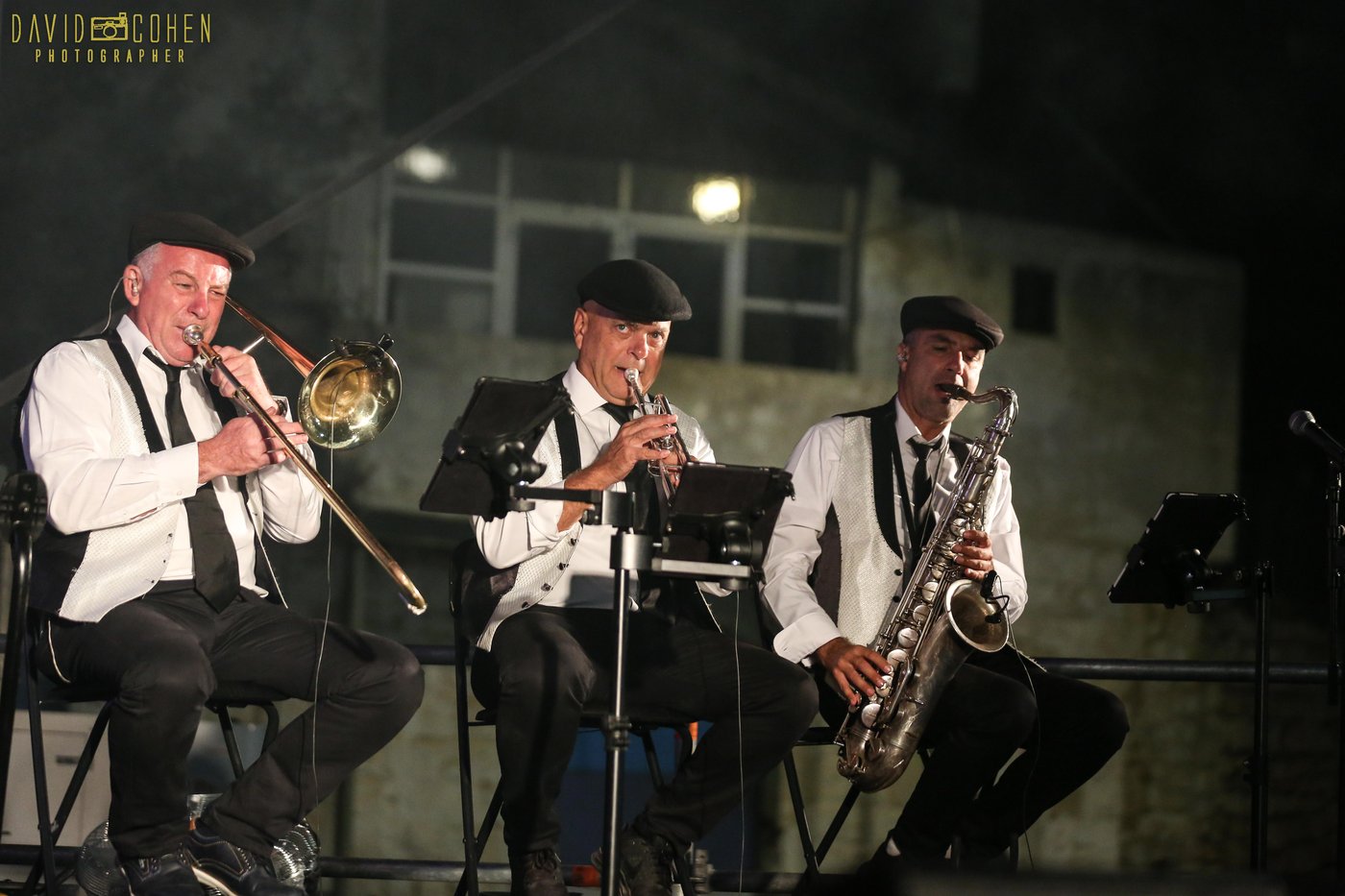 צפת: חמישה זמרים בשמחת בית השואבה