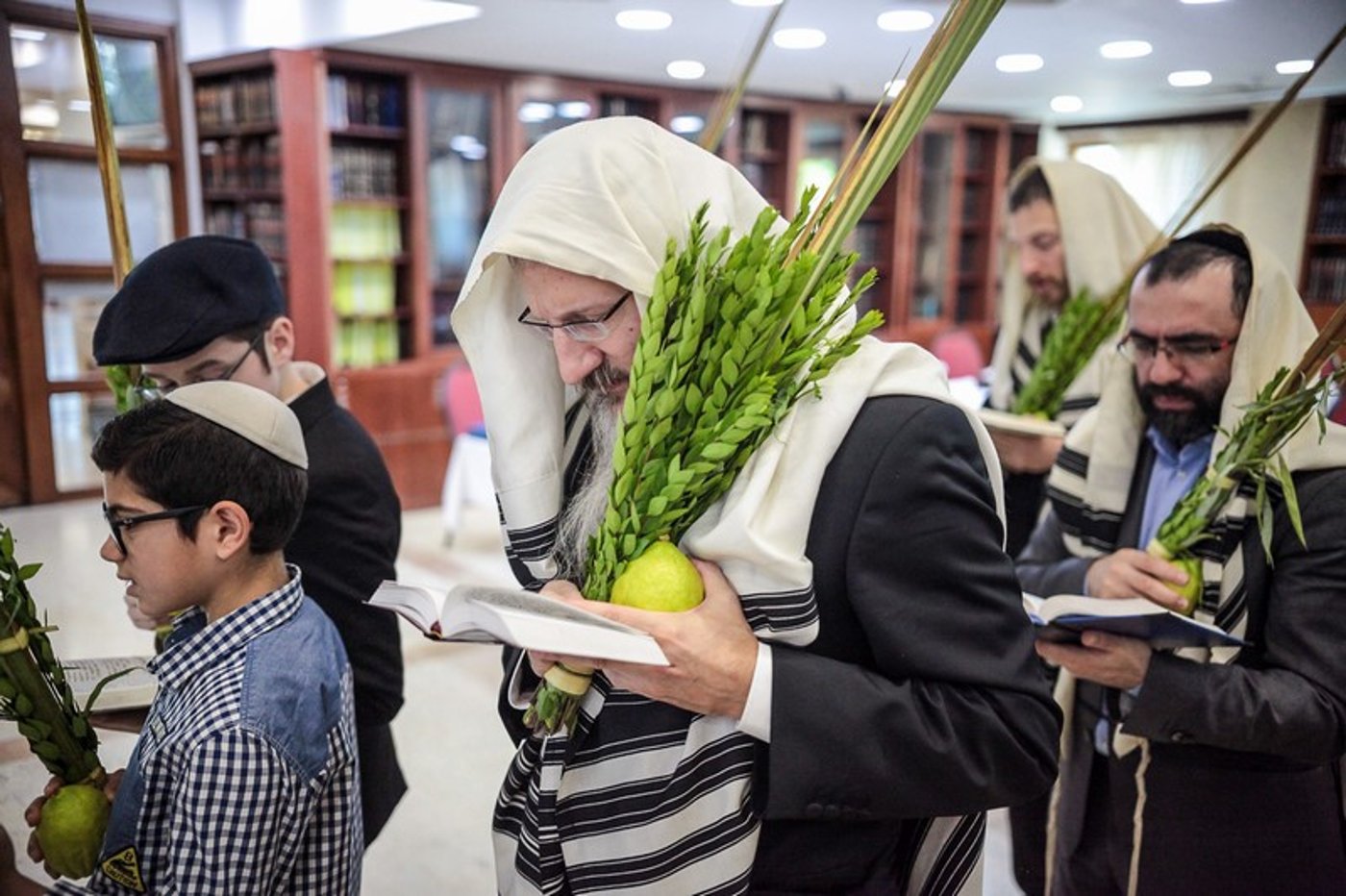 וחותמנו לחיים: הושענא רבה במוסקבה. צפו