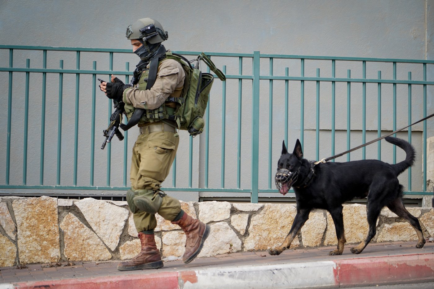 כוחות הביטחון בזירת הפיגוע, הבוקר