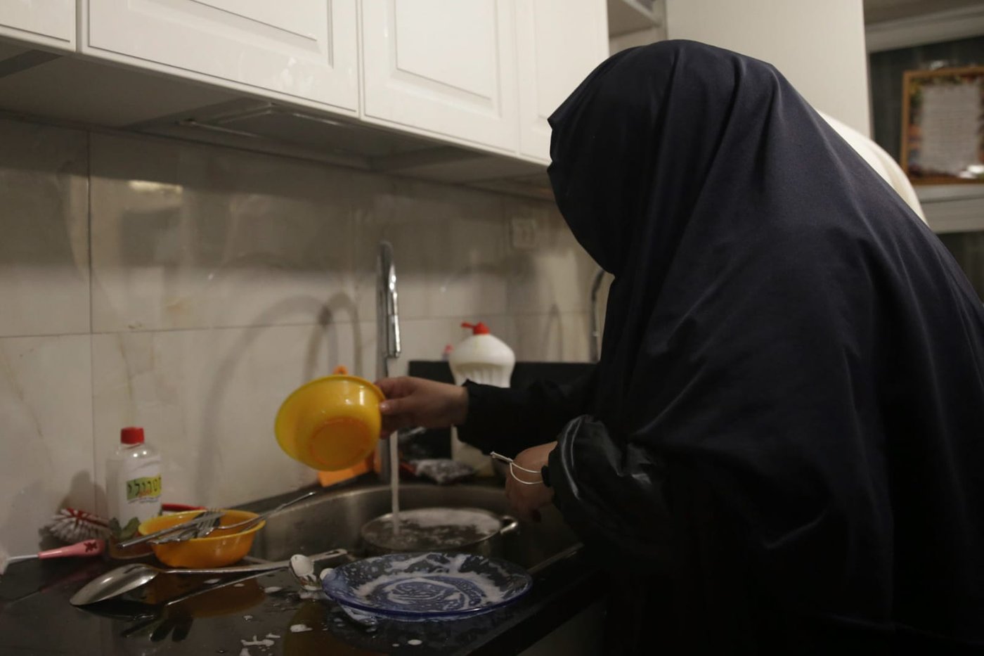 תיעוד נדיר ובלעדי: הצצה למשפחה מ"נשות השאלים"