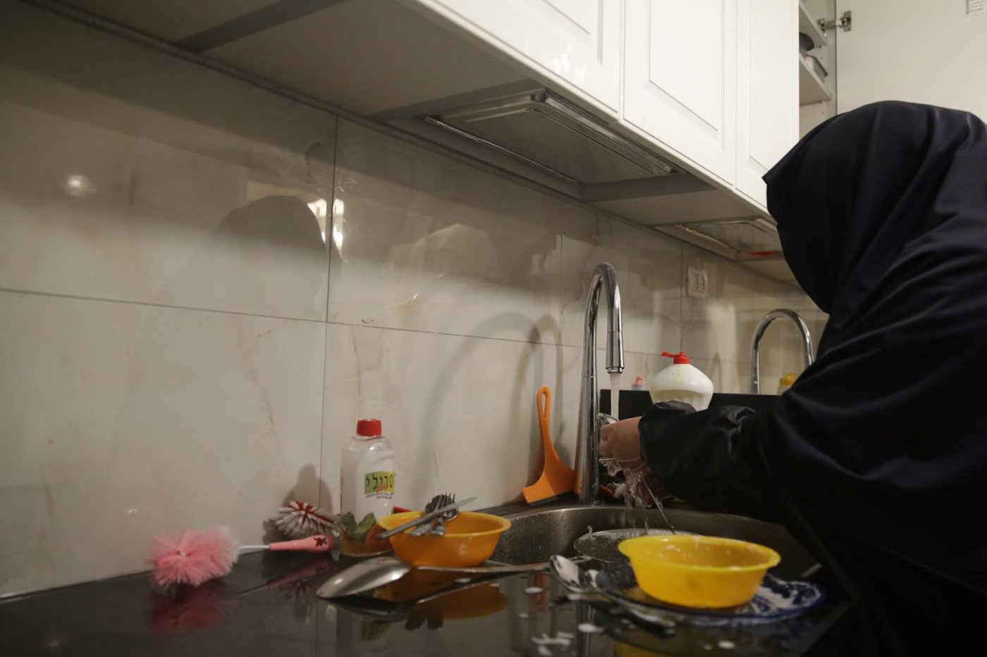 תיעוד נדיר ובלעדי: הצצה למשפחה מ"נשות השאלים"