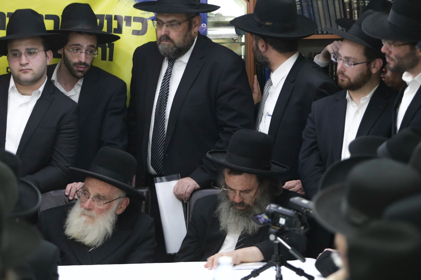 הגרב"מ אזרחי: "גדולי ישראל - מנהיגים; הם לא מונהגים"