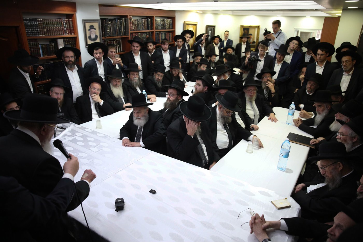 הגרב"מ אזרחי: "גדולי ישראל - מנהיגים; הם לא מונהגים"