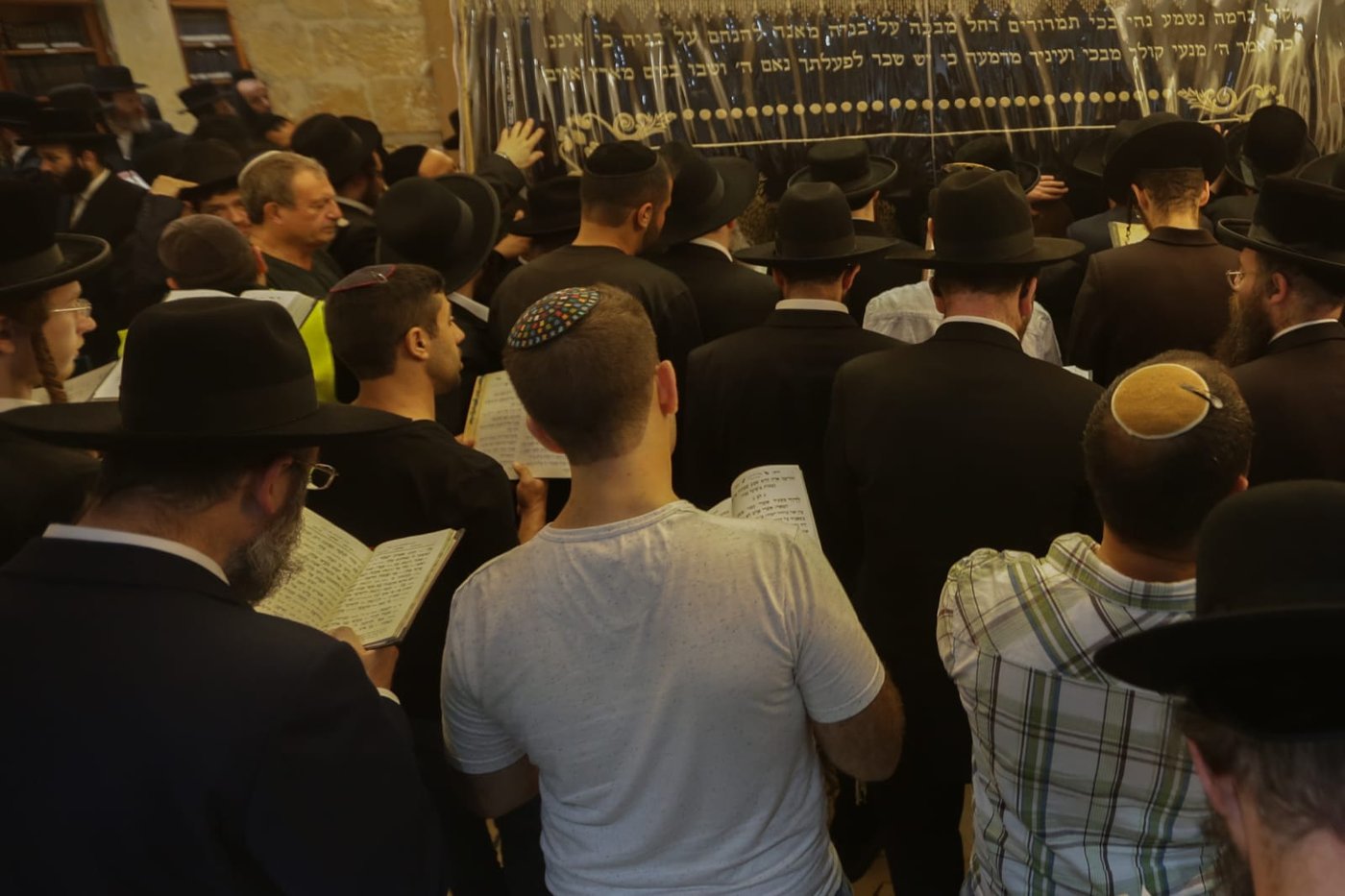 אלפים הגיעו החל מאמש לקבר רחל • גלריה