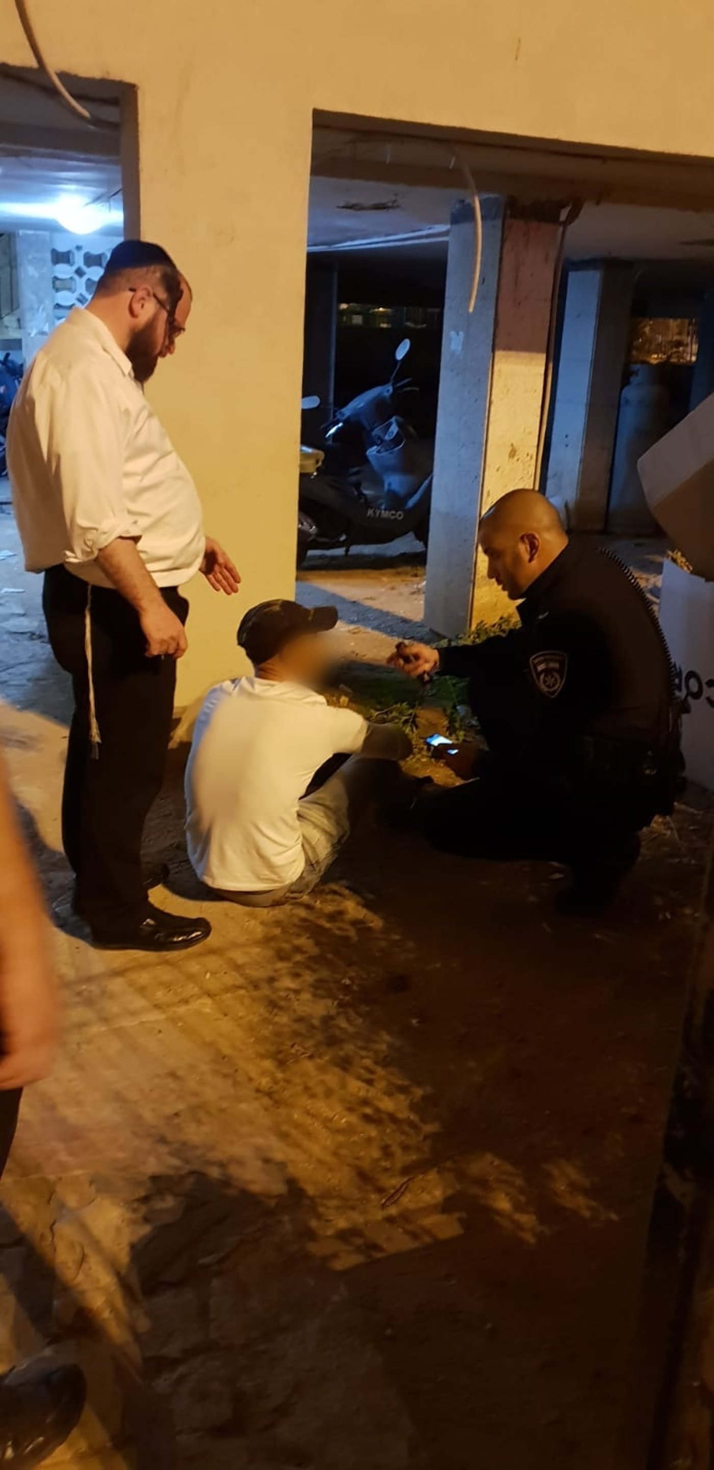 בני ברק: שוהה בלתי חוקי שגנב כלי עבודה בשווי רב - נעצר. תיעוד