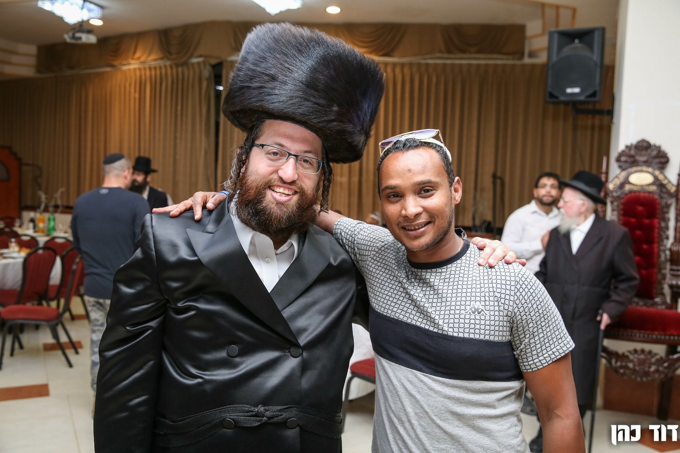 המועמד לראשות העיר צפת אליעזר לזר - חגג ברית לבנו. צפו