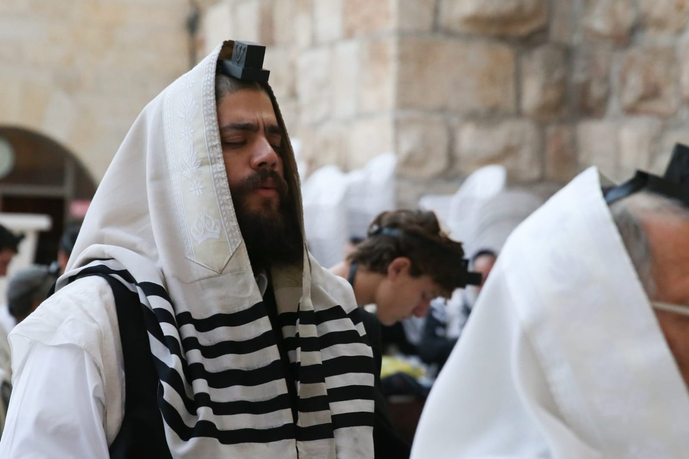 "מי שברך": יוסי דייטש וישראל פרוש התפללו בכותל המערבי. צפו