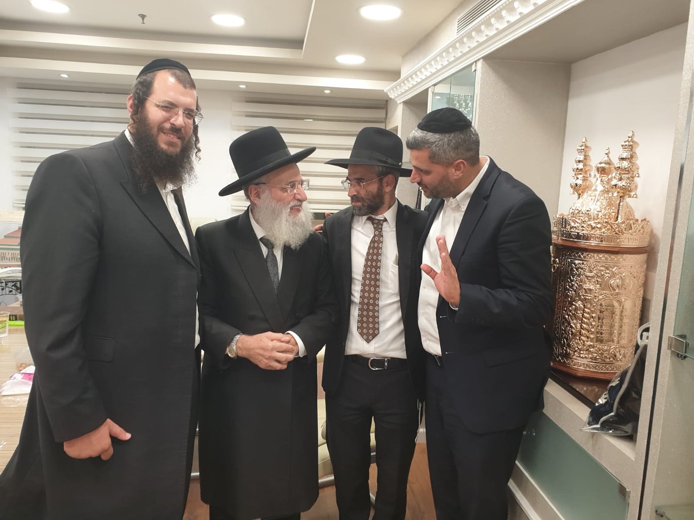 גנון, לחיאני, הגר"ר אלבז וגלבך
