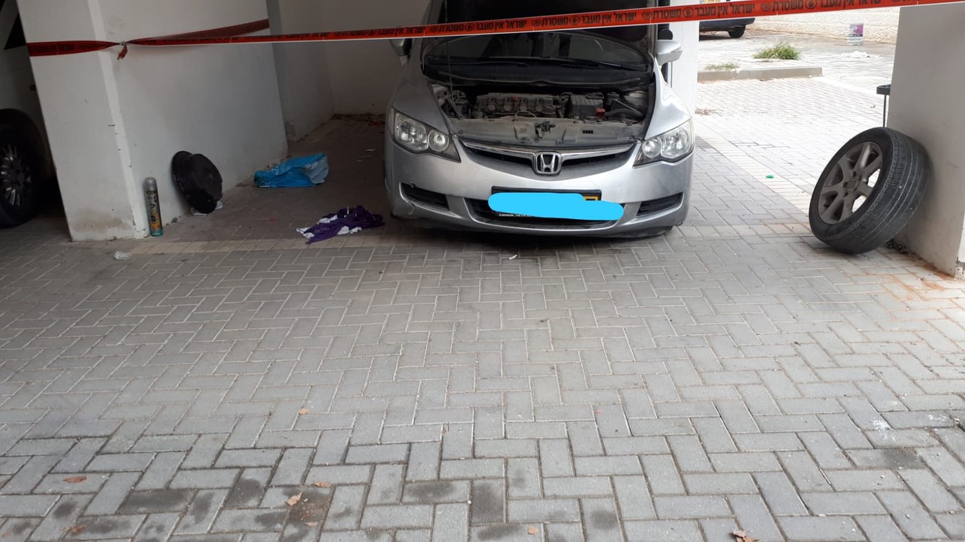 גבר חרדי נפצע בינוני לאחר שרכבו נפל עליו