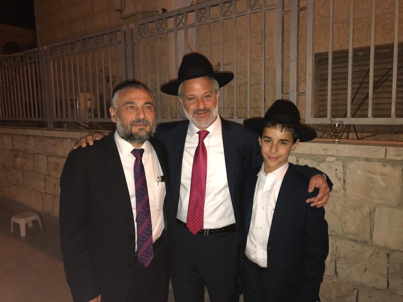בצלאל קאהן חגג בר מצווה לבנו, כולם התייצבו