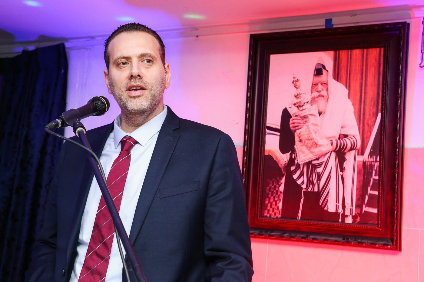 בישיבת חב"ד הצדיעו לשלוחים עם אורן חזן ומיקי זוהר. צפו