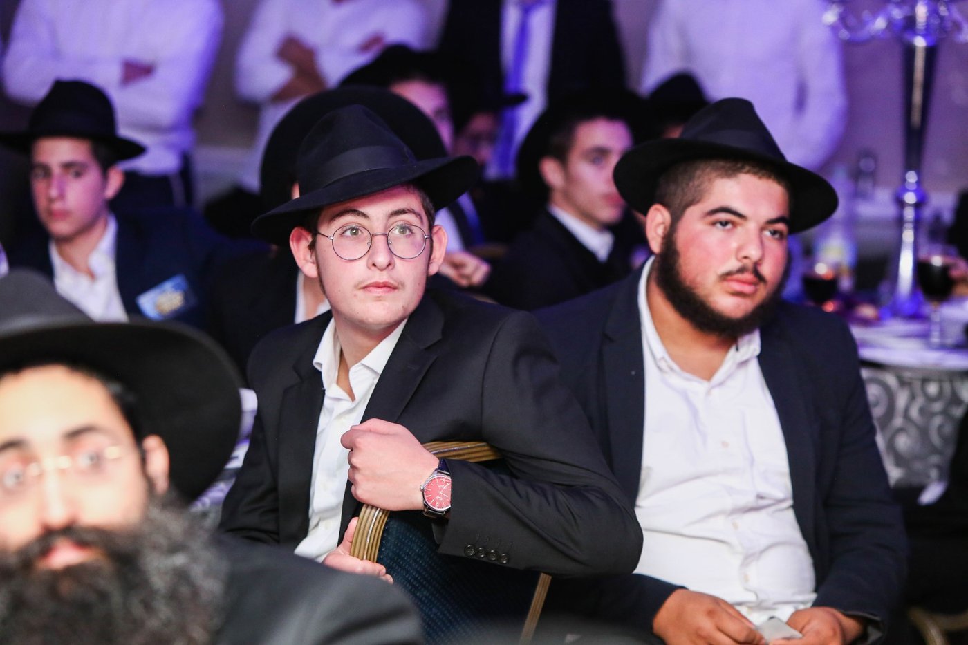 בישיבת חב"ד הצדיעו לשלוחים עם אורן חזן ומיקי זוהר. צפו