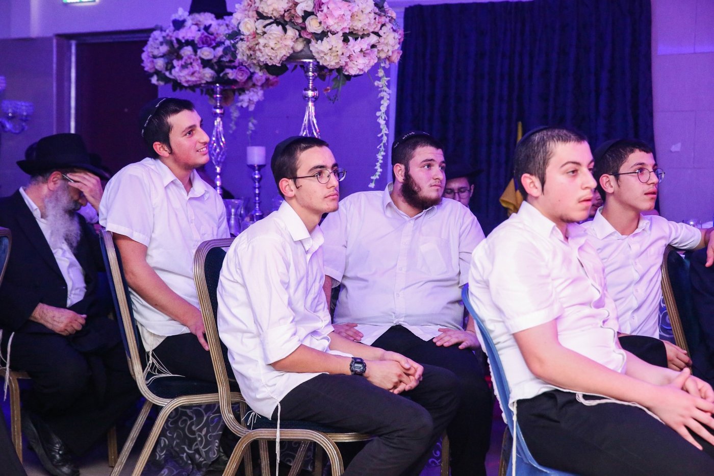 בישיבת חב"ד הצדיעו לשלוחים עם אורן חזן ומיקי זוהר. צפו