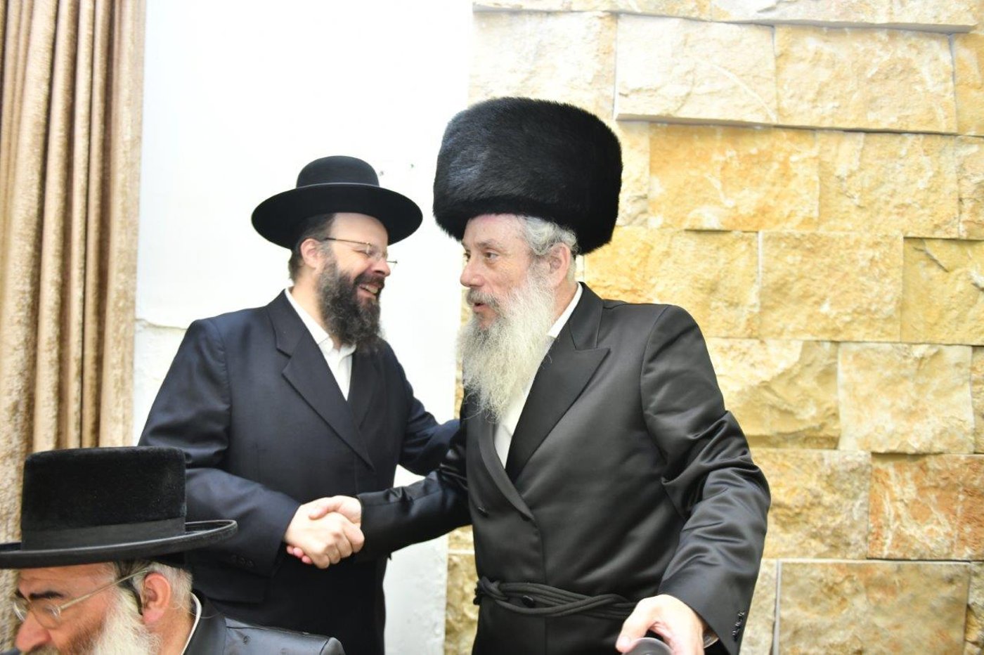 כל המי ומי בחתונת בתו של חנוך זייברט. צפו