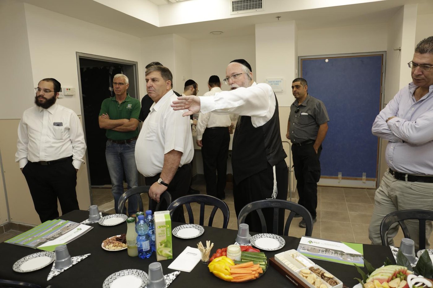 יו"ר קקל מר דני עטר בסיור במרכז 'עלה' בני ברק, עם תפילה לתושבי הדרום