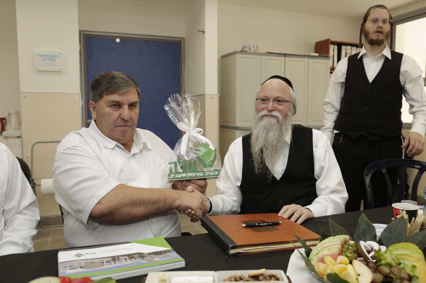 יו"ר קקל מר דני עטר בסיור במרכז 'עלה' בני ברק, עם תפילה לתושבי הדרום